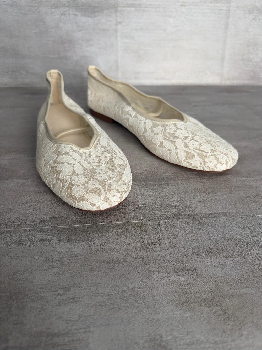 Elegant Lace Ballet Flats - Cream Women's Shoes with elastic strap- SZ 10